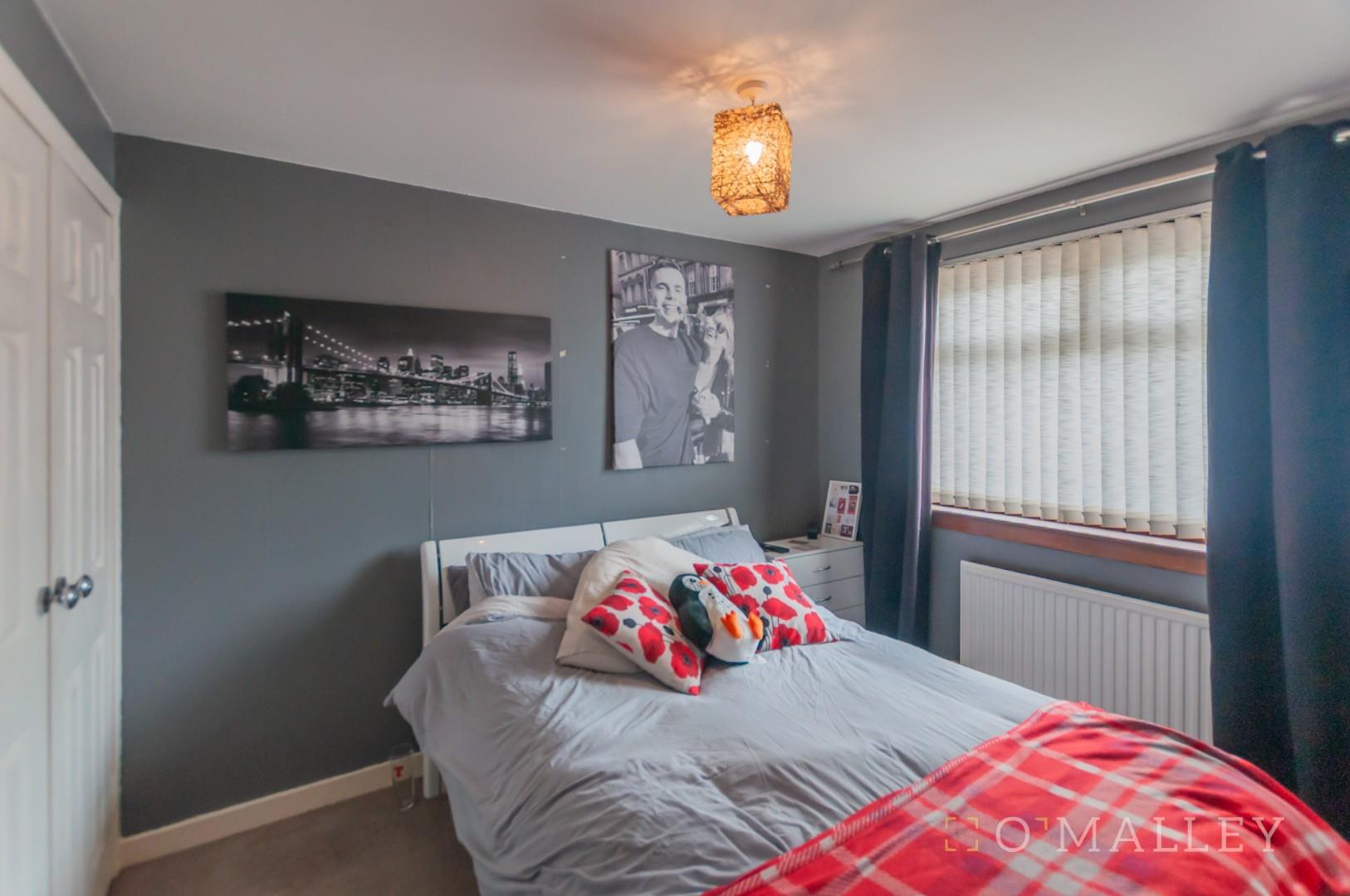bedroom 1 -4.jpg